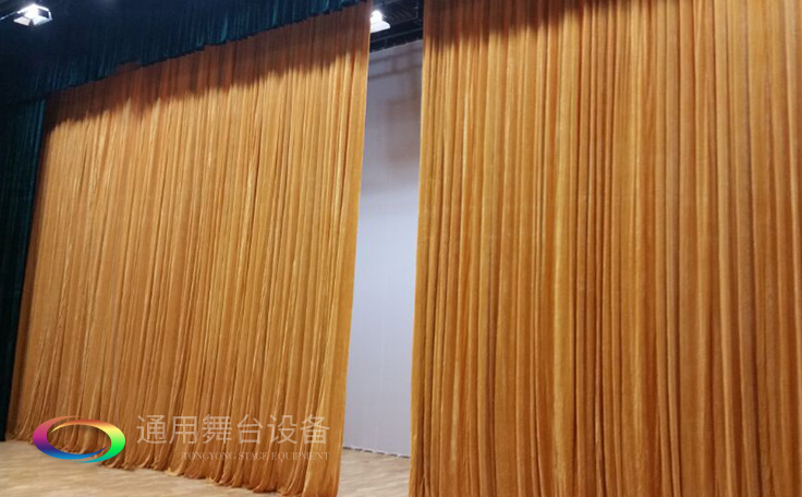大幕類型、開啟方式！泰州舞臺大幕廠家——通用舞臺吊桿，主要用于演出開始、結束的舞臺啟閉,有時也用作場幕使用